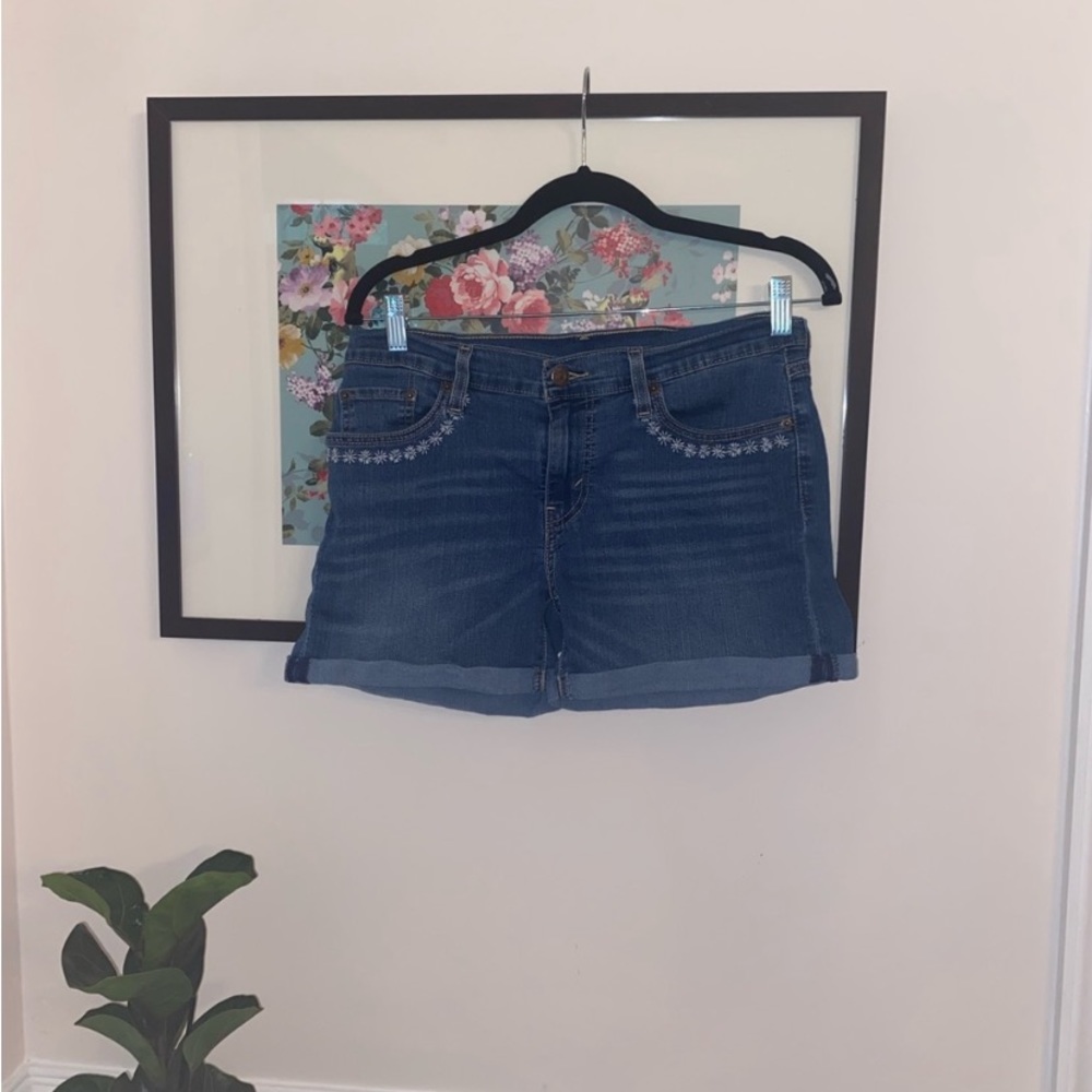 Levi’s Vintage Soft Jean Shorts Floral Stitch Detail Mid Rise Sz 29 - Picture 2 of 11